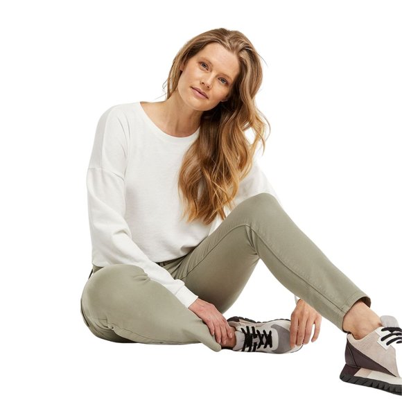 Reitmans High Rise Cargo Jeans - Picture 5 of 8